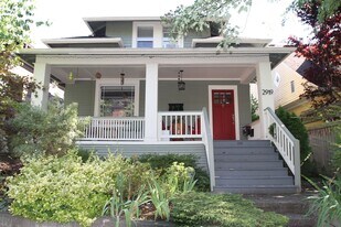 2919 E Cherry St in Seattle, WA - Building Photo