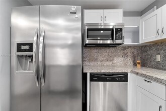 400 Leslie Dr in Hallandale Beach, FL - Foto de edificio - Building Photo