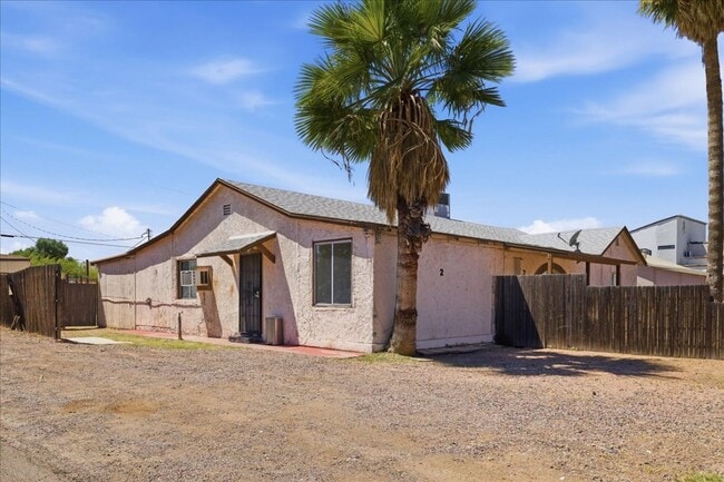 241 E Elwood St in Phoenix, AZ - Building Photo - Building Photo