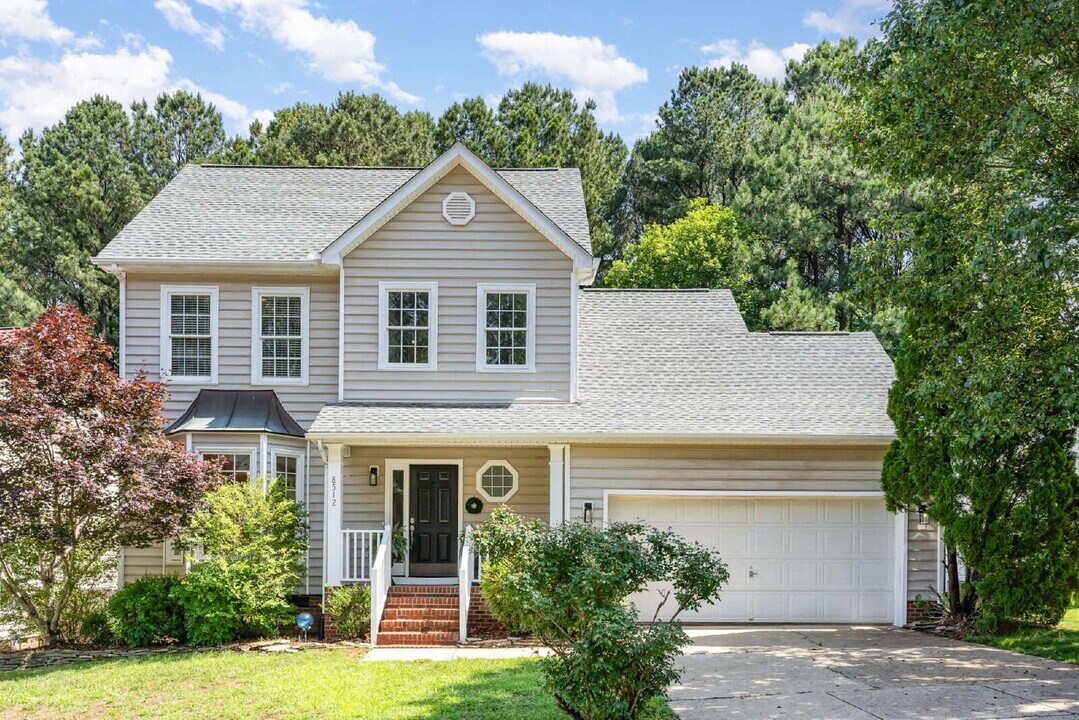 8512 Erinsbrook Dr in Raleigh, NC - Building Photo