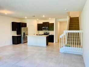 8525 Via Mar Rosso in Greenacres, FL - Foto de edificio - Building Photo