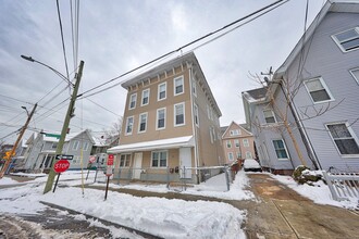 168 Lloyd St in New Haven, CT - Building Photo - Building Photo