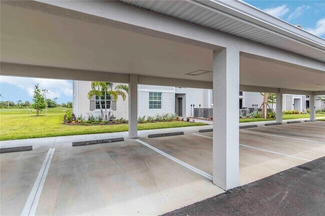 17625 Opal Sand Dr, Unit 302 in Venice, FL - Building Photo - Building Photo