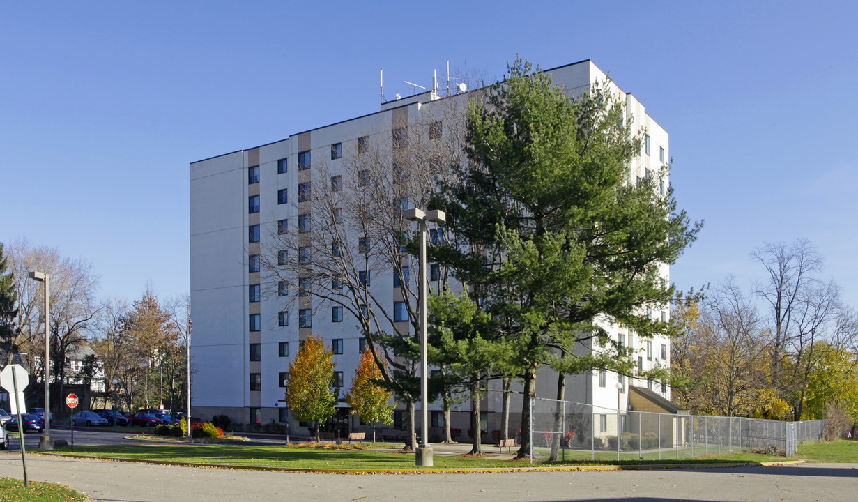 Riverview Manor in Pittsburgh, PA - Building Photo