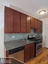 630 W Cornelia Ave, Unit 1 in Chicago, IL - Building Photo