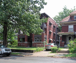 2759 Charlotte St Apartments