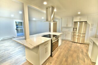 17708 NE 160th Pl in Woodinville, WA - Building Photo - Building Photo