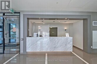 75 Oneida Crescent in Richmond Hill, ON - Building Photo - Building Photo