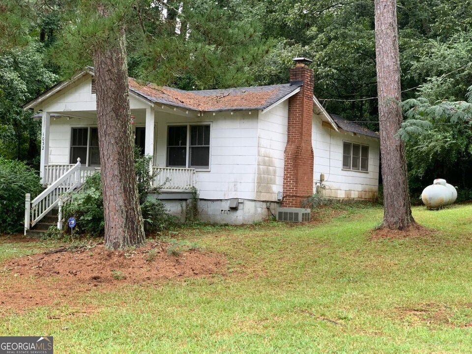 1032 Hwy 54 W in Fayetteville, GA - Building Photo