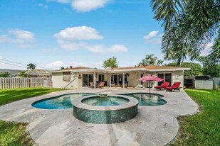 306 SW 11th Ave in Boynton Beach, FL - Building Photo