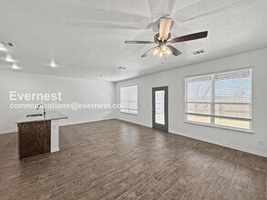 737 Freedom Cir in Nolanville, TX - Building Photo - Building Photo