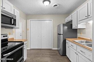 210 Country Rd in Jacksonville, NC - Building Photo - Building Photo