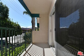 4501 Cedros Ave in Los Angeles, CA - Building Photo - Building Photo