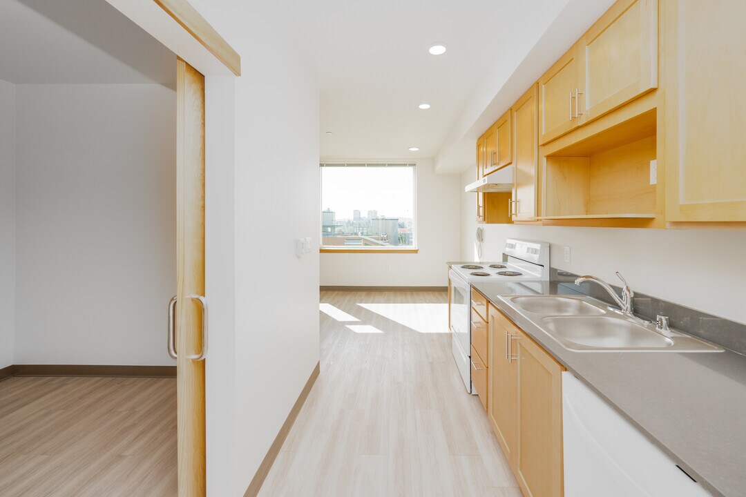 Cedar Crossing in Seattle, WA - Building Photo