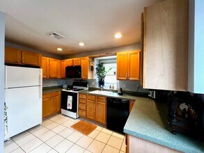 5 Austin St in Somerville, MA - Building Photo - Building Photo