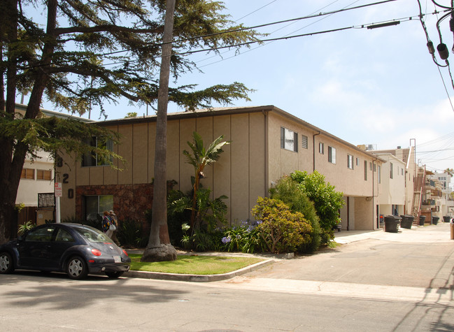 820 Idaho Ave in Santa Monica, CA - Building Photo - Building Photo