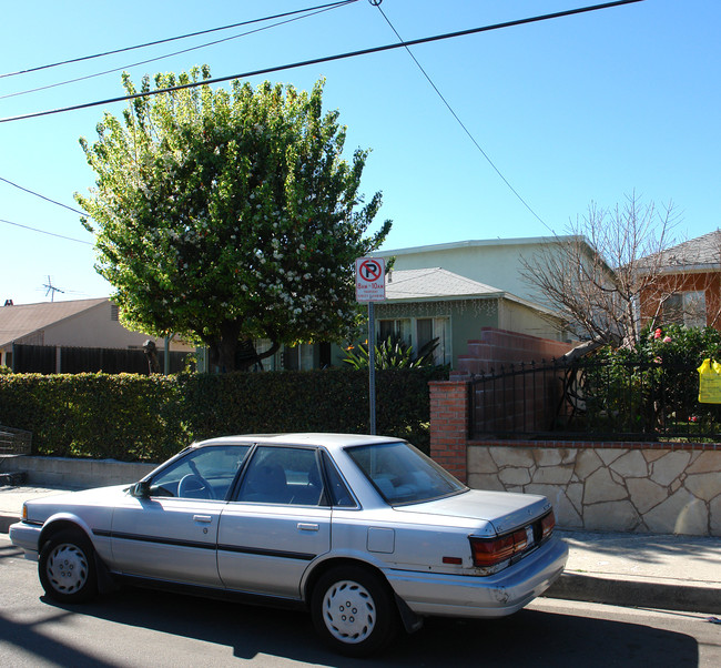 5261-5263 Auckland Ave in North Hollywood, CA - Foto de edificio - Building Photo