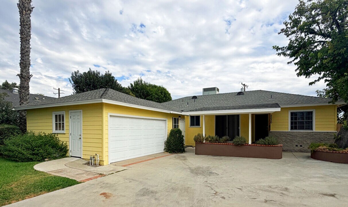 2530 Clarke in Fullerton, CA - Building Photo