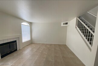 2608 Peat Moss Ave in Henderson, NV - Building Photo - Building Photo