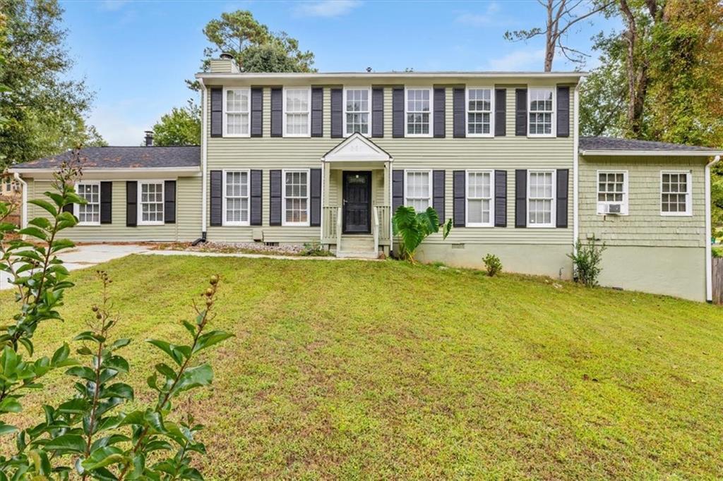 661 Bantry Ln in Stone Mountain, GA - Building Photo