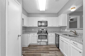 10306 Stoney Brg Ct in Fort Worth, TX - Foto de edificio - Building Photo