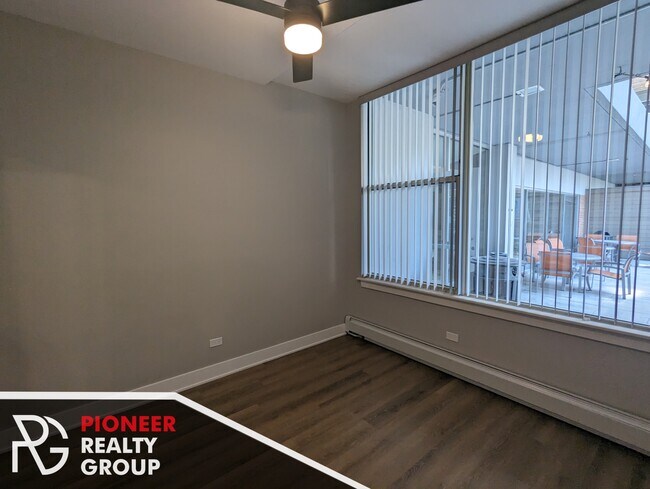 1020 W Bryn Mawr Ave in Chicago, IL - Foto de edificio - Building Photo