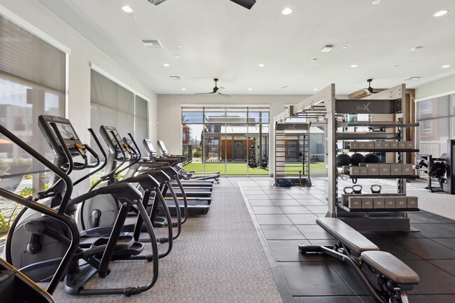 Millennium Apartments in Palm Desert, CA - Foto de edificio - Building Photo