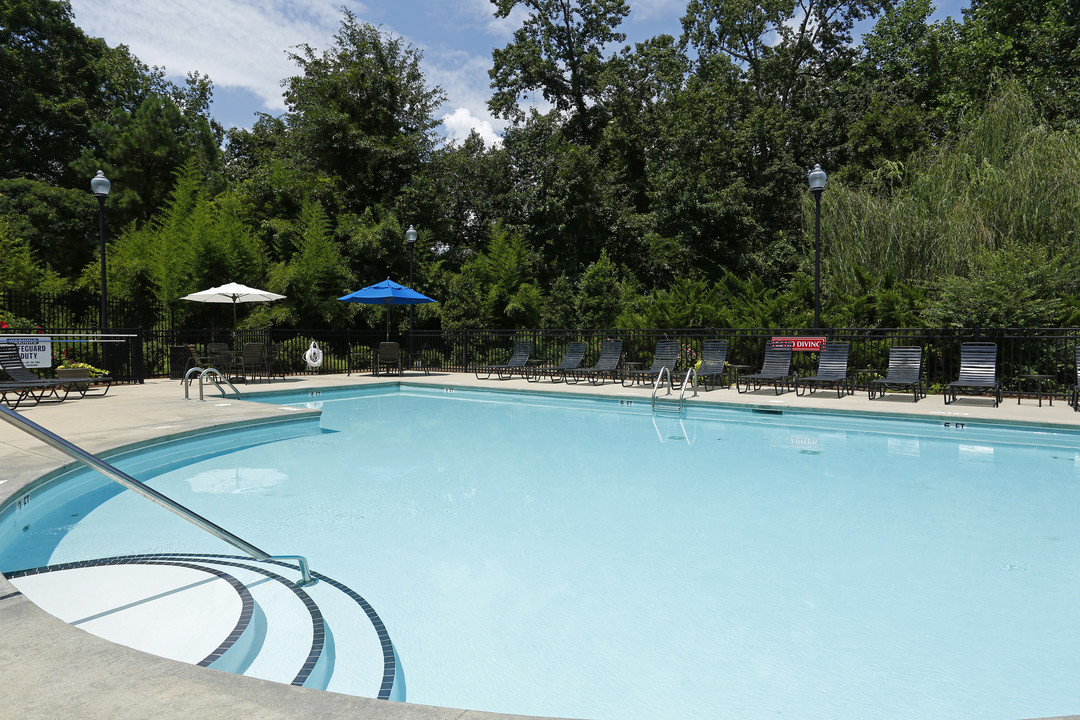 Eagle Point Village in Fayetteville, NC - Building Photo