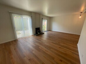 1033 Fontana Dr in Alameda, CA - Building Photo - Building Photo