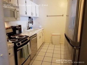 3050 Rue D’Orleans-Unit -Unit 244 in San Diego, CA - Foto de edificio - Building Photo