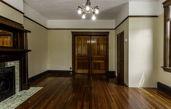 2310 Rohs St, Unit Apt. 2 in Cincinnati, OH - Building Photo - Building Photo