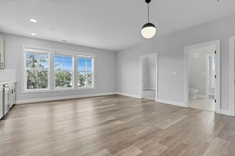 31 W Waterloo St in Canal Winchester, OH - Building Photo - Building Photo