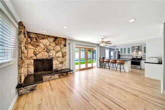 23010 Hartland St in Los Angeles, CA - Building Photo - Building Photo