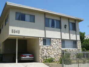 5843 Willoughby Avenue, in Los Angeles, CA - Building Photo - Building Photo