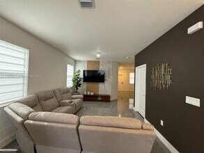 12655 NW 23rd Pl in Miami Shores, FL - Building Photo - Building Photo