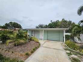 315 62nd St W in Bradenton, FL - Building Photo