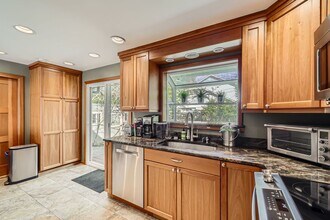 8014 41st Ave NE in Seattle, WA - Building Photo - Building Photo