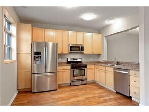 737 Victoria Street S in St. Paul, MN - Building Photo - Building Photo