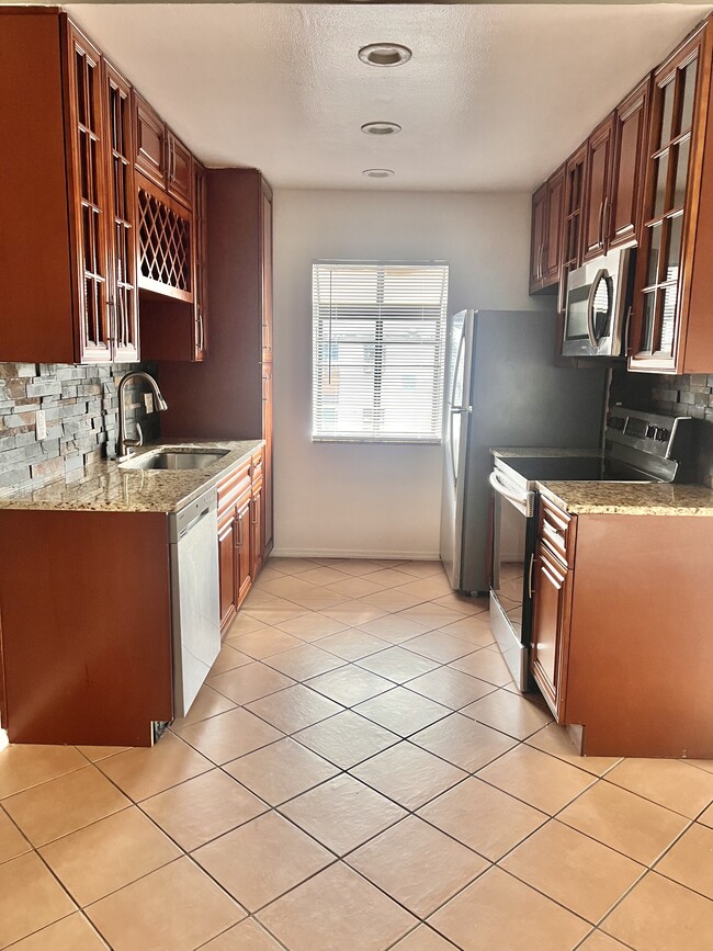 Hampton Terrace Apartments in Orlando, FL - Foto de edificio - Building Photo