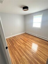 404 Arnold Rd in Coventry, RI - Building Photo - Building Photo