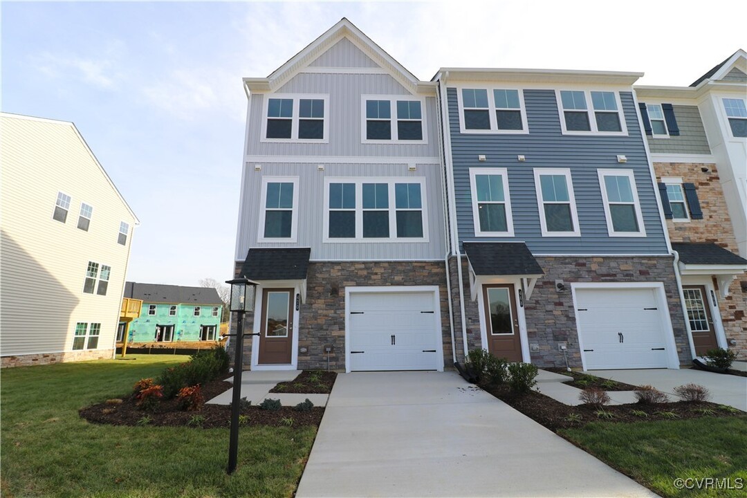 470 Rivanna Hl Rd, Unit 219-06 in Glen Allen, VA - Building Photo