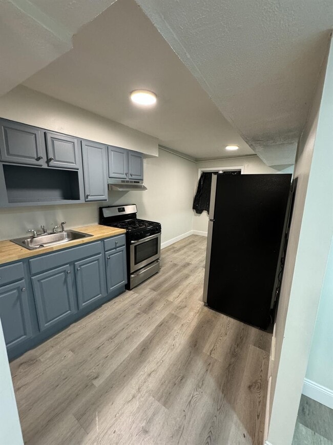15-10 B 12th St in Queens, NY - Building Photo - Building Photo