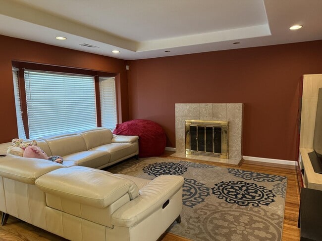 3451 Flora Vista Ave in Santa Clara, CA - Building Photo - Building Photo