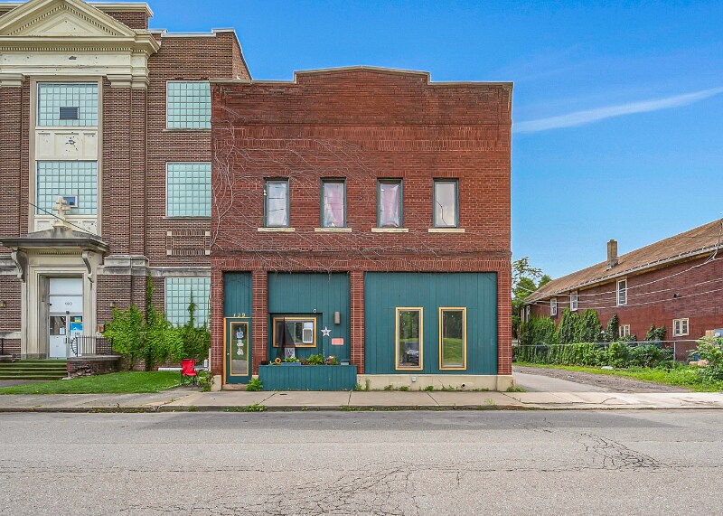 129 N River St in Olyphant, PA - Building Photo