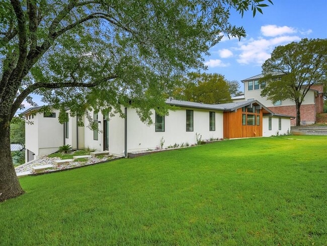 property at 2700 Rollingwood Dr