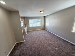 5904 Warren Dr in Cicero, NY - Building Photo - Building Photo