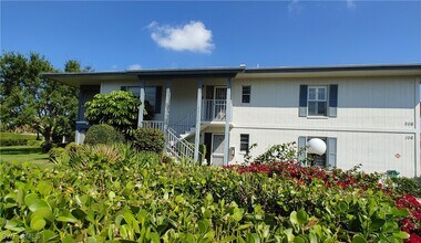 3300 Binnacle Dr in Naples, FL - Building Photo - Building Photo