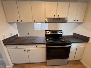 9021 E Liberty Ave in Millwood, WA - Building Photo - Building Photo