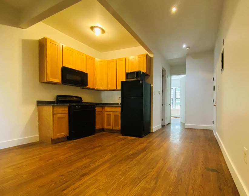 304 Bradford St, Unit 1 in Brooklyn, NY - Foto de edificio