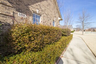 6806 SE Cove Meadow Dr in Owens Cross Roads, AL - Building Photo - Building Photo